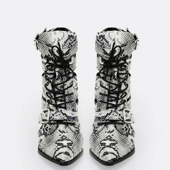 SZ 6๐ฅ Snake Lace Up Cut-Out Combat Ankle Booties - Picture 4 of 5